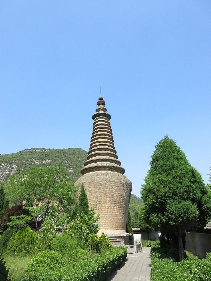 A scenic view of Qinglian Temple