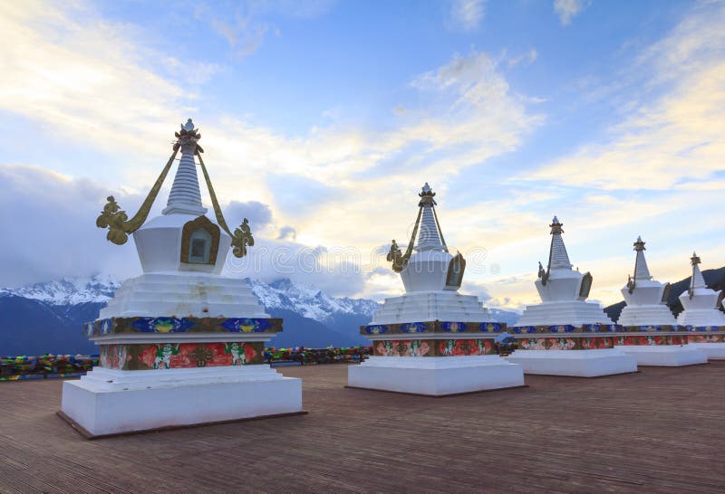 A scenic view of qingyuan feilai temple
