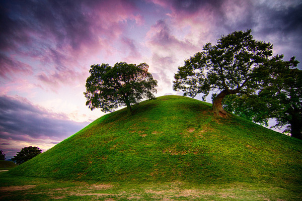 A scenic view of qiu_jun_s_former_residence_and_tomb