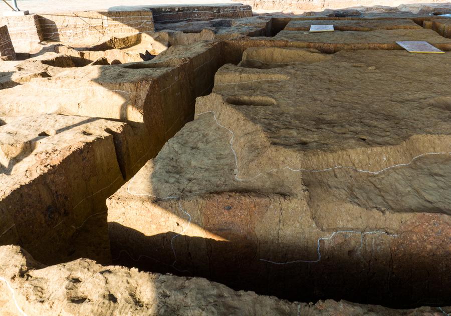 A scenic view of Qujialing Ruins
