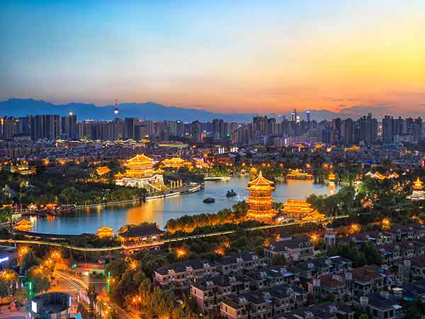 Discover the Cultural Richness of Datang Furong Park and the Iconic Wild Goose Pagoda