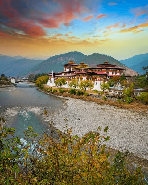 Experience Tranquility: Discovering the Spiritual Essence of Qutan Temple Heritage