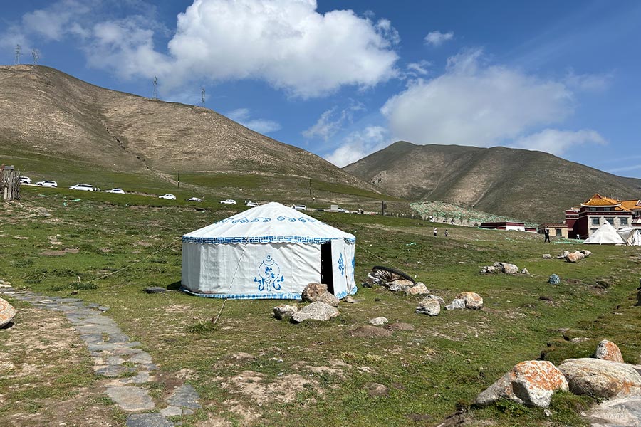 A scenic view of riyue_mountain