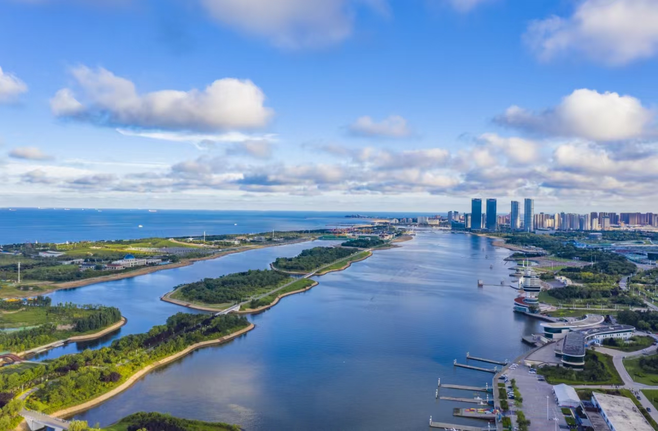 A scenic view of Rizhao Wanpingkou