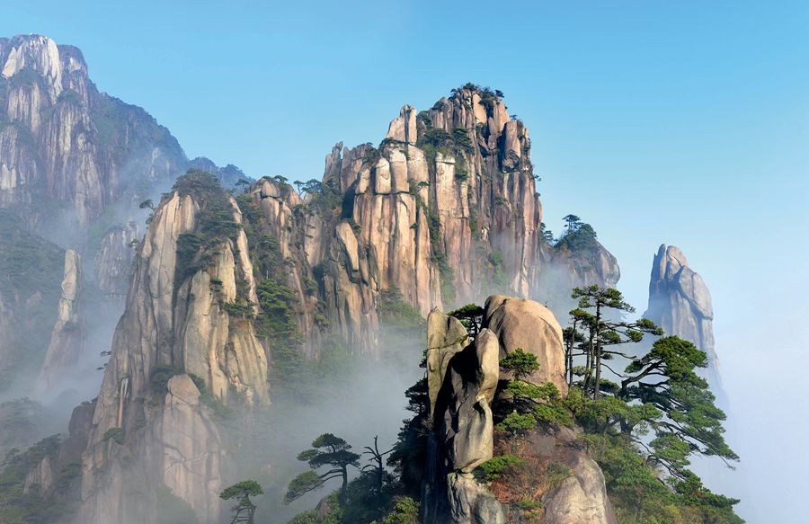 A scenic view of Sanqing Mountain