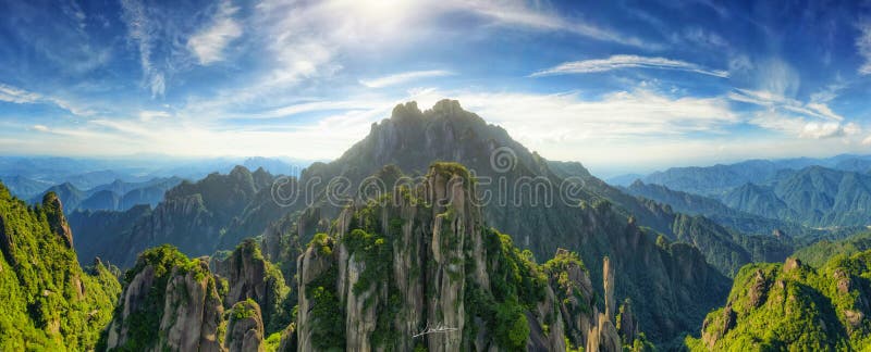 A scenic view of Sanqing Mountain