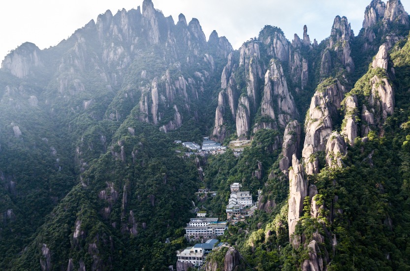 A scenic view of Sanqing Mountain
