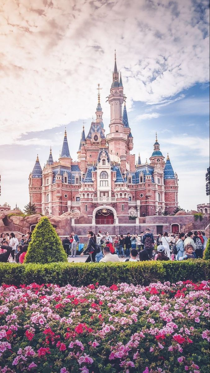 A scenic view of shanghai_disneyland_park