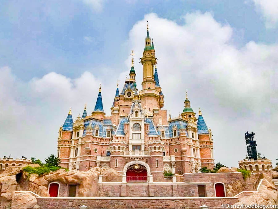 A scenic view of shanghai_disneyland_park