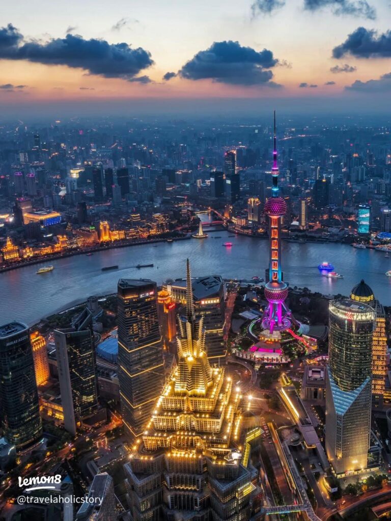 Captivating Views: Discovering the Observation Deck of Shanghai Tower
