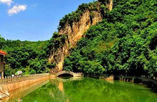 A scenic view of shangnan_jinsi_grand_canyon