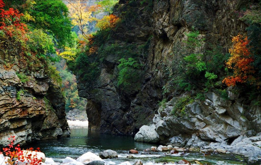 A scenic view of shangnan_jinsi_grand_canyon
