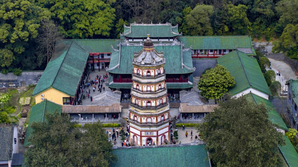 A Spiritual Retreat at Shaoguan Nanhua Temple: What to Expect
