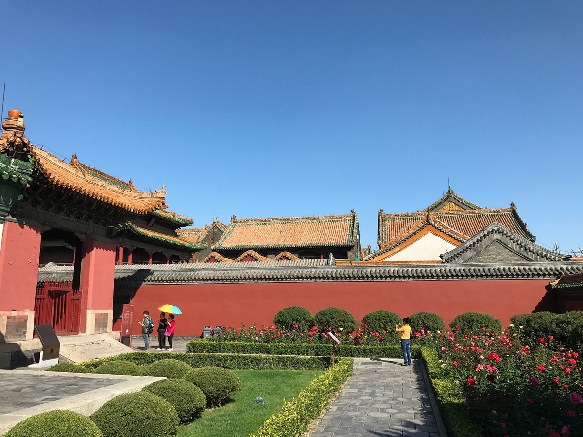 A scenic view of shenyang_imperial_palace