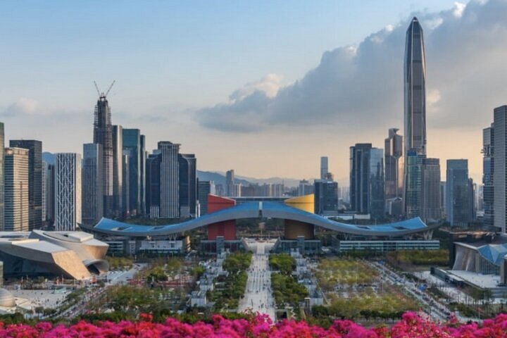 A scenic view of shenzhen lianhuashan park
