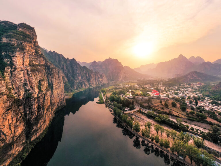 Unleash Adventure in Shidu Scenic Area: Hiking, Rafting, and More