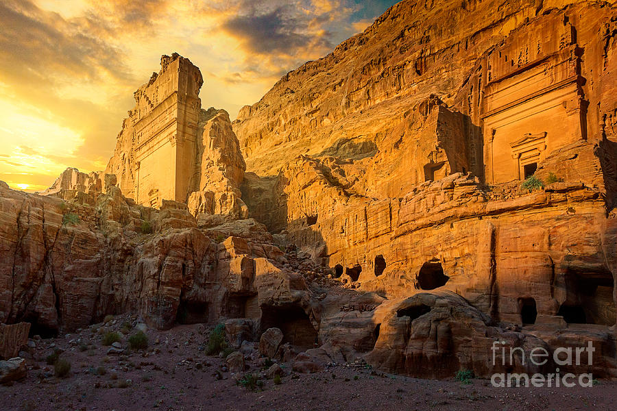 A scenic view of shilou_ruins