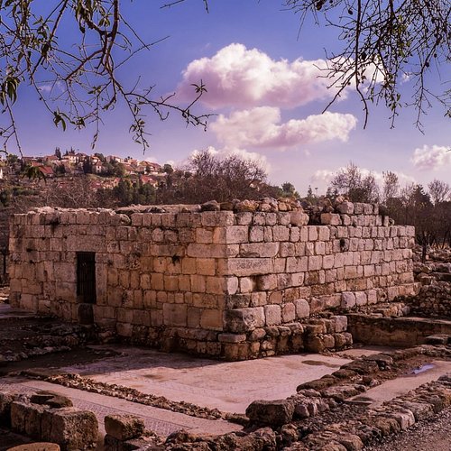 A scenic view of shilou_ruins