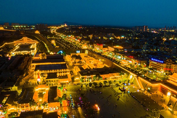 A scenic view of shouxian ancient city