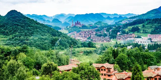 A scenic view of shuicheng_three_kingdoms_town_scenic_area