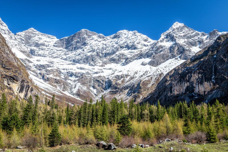 A scenic view of siguniang mountain