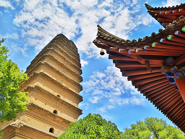 A scenic view of small_wild_goose_pagoda