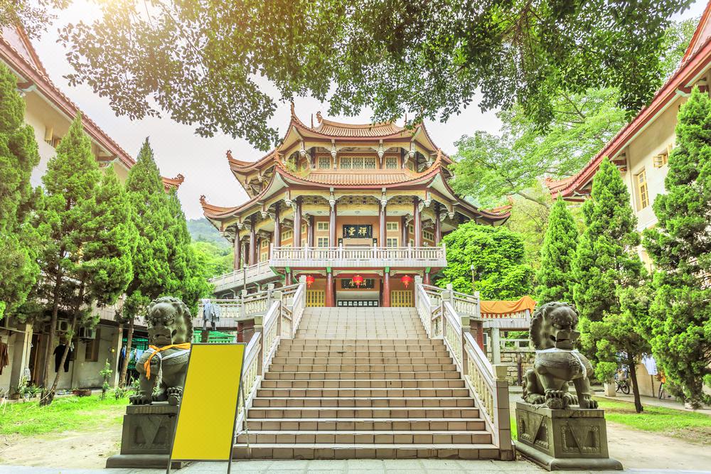 The Tranquil Beauty of South Putuo Temple: A Hidden Gem in China