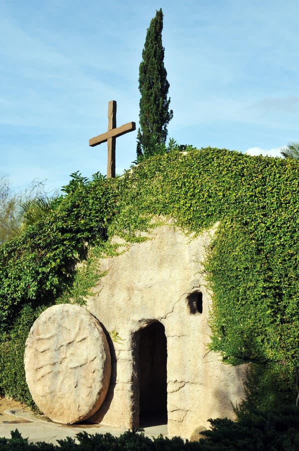 A scenic view of spring and autumn tombs