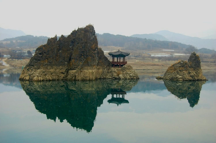 A scenic view of stone sculptures of southern dynasties mausoleums in danyang