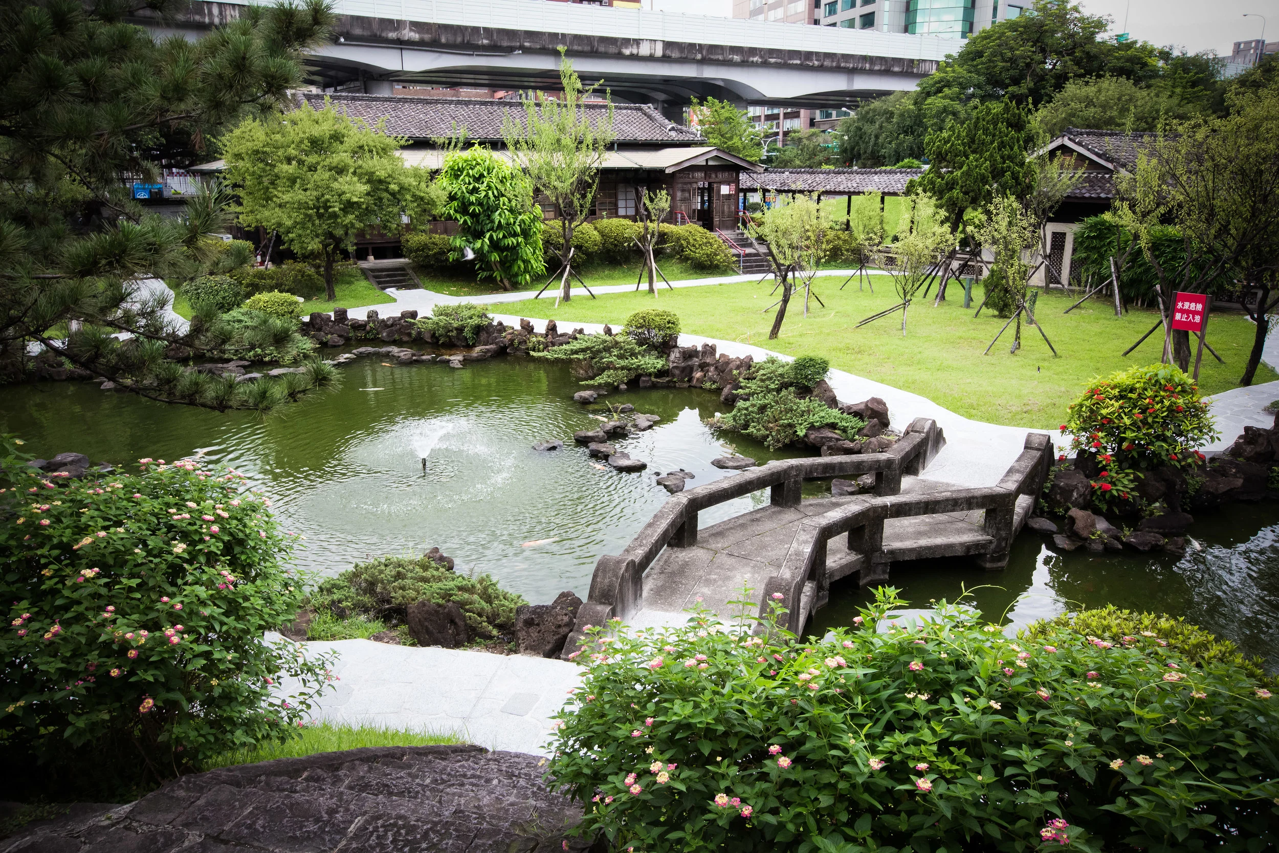 A scenic view of sun yat-sen memorial hall