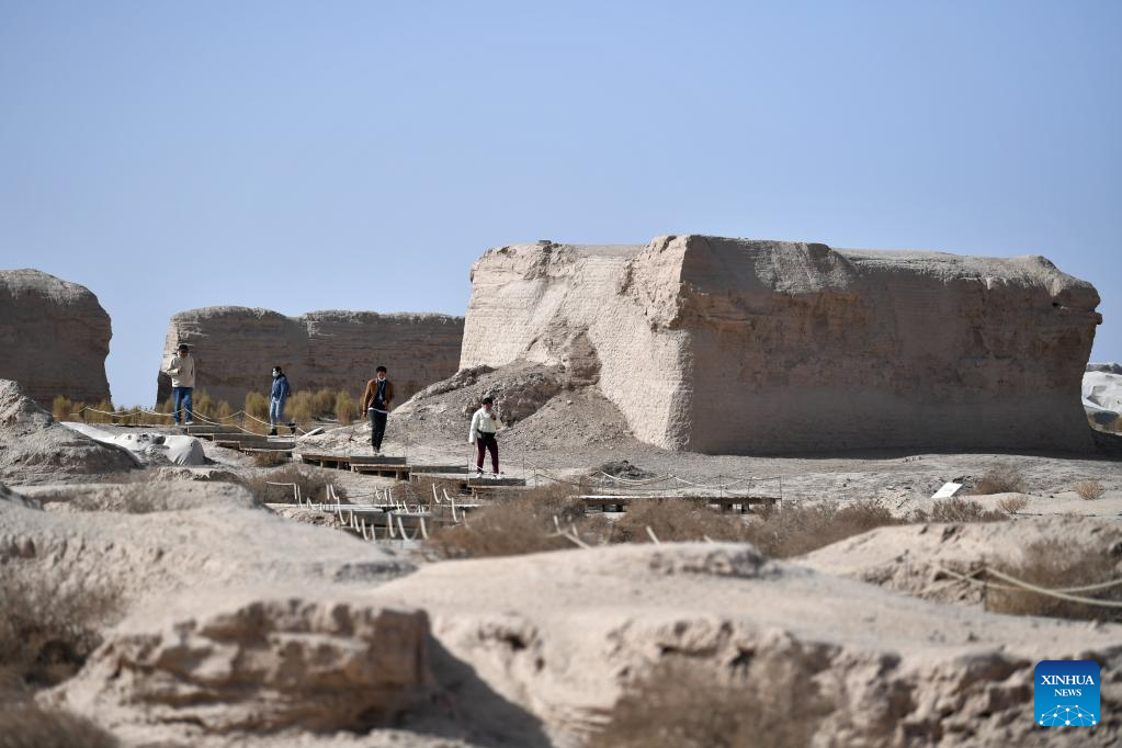 A scenic view of suoyang city ruins
