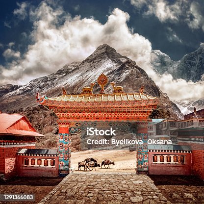A scenic view of taer_monastery