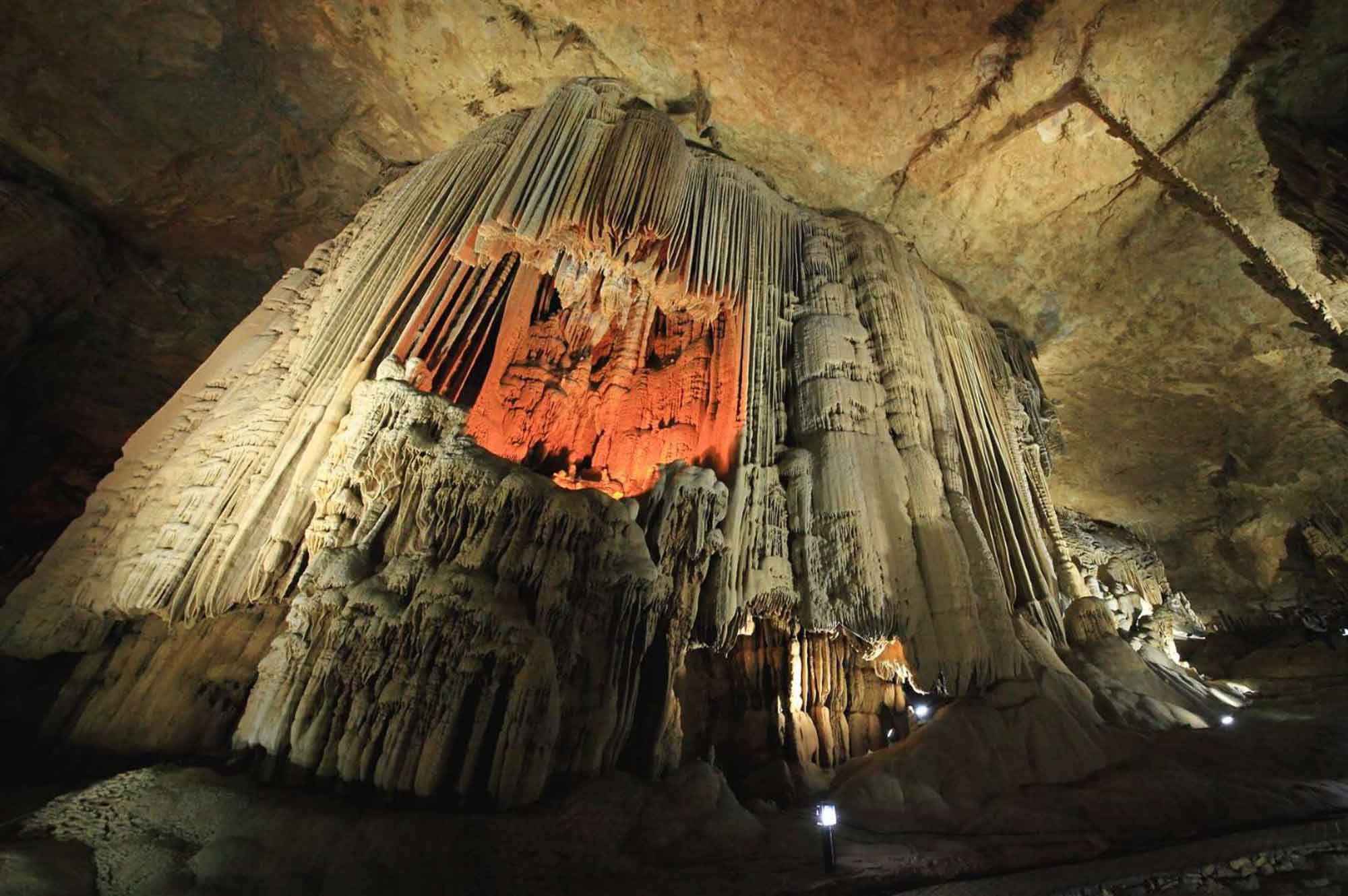 A scenic view of taiji cave