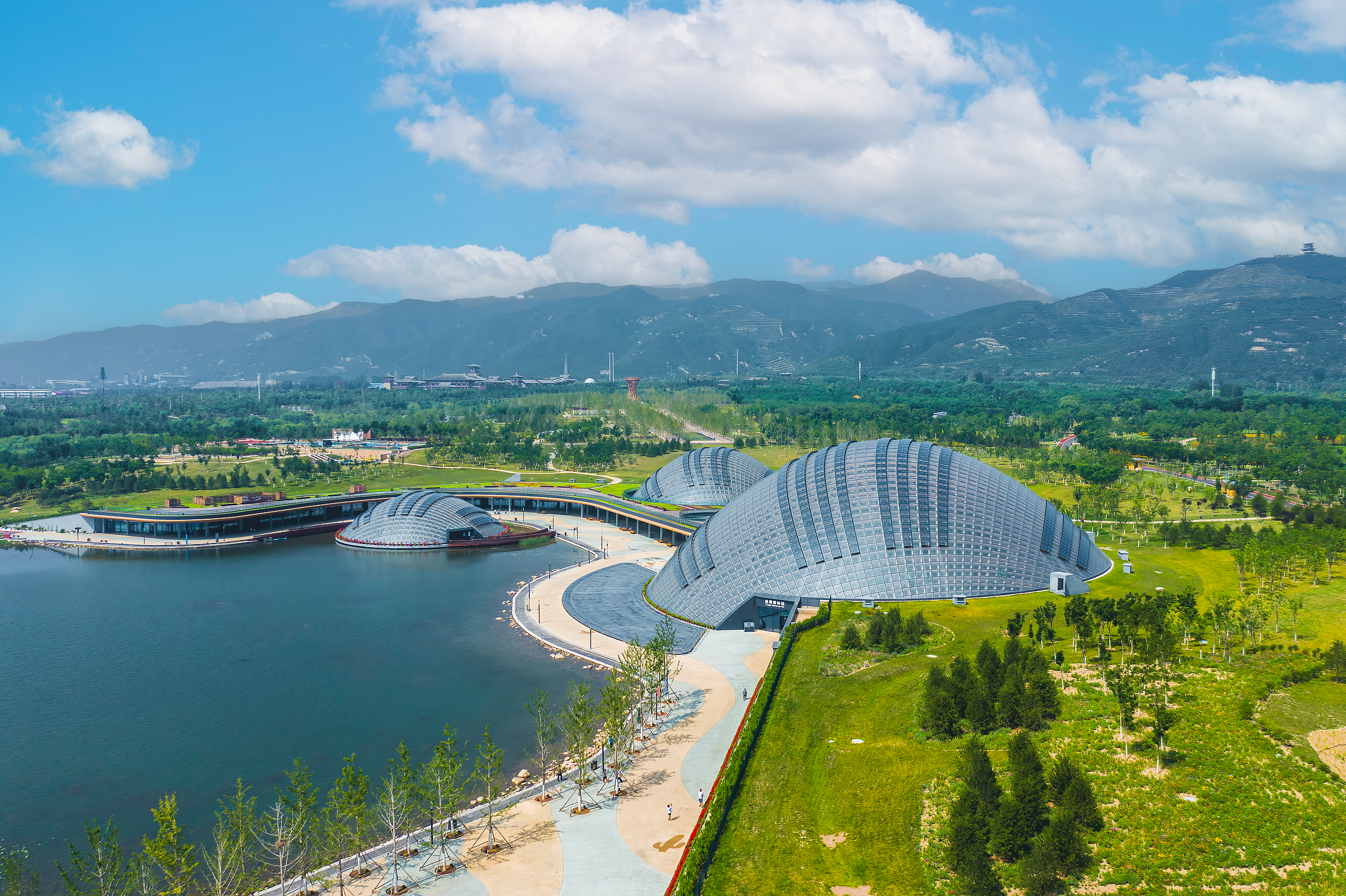 A scenic view of Taiyuan Zoo
