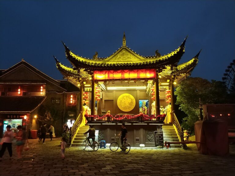 A Stroll Through Time: The Enchanting Allure of Taizhou Old Street