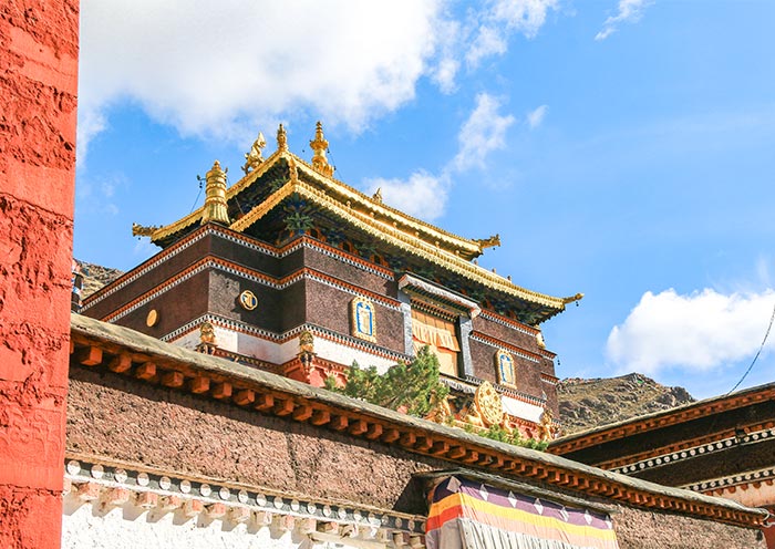 A scenic view of tashilhunpo monastery