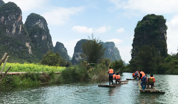 A scenic view of ten-mile gallery yangshuo