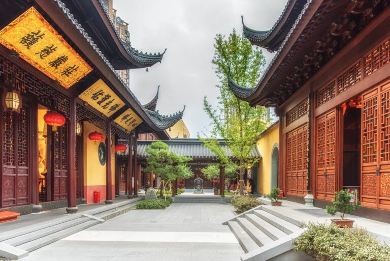 Exploring The Jade Buddha Temple: A Hidden Gem in Shanghai