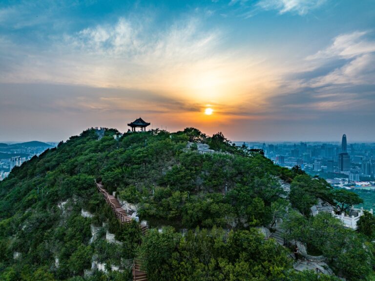 Exploring Thousand Buddha Mountain: Where Nature Meets Ancient Art