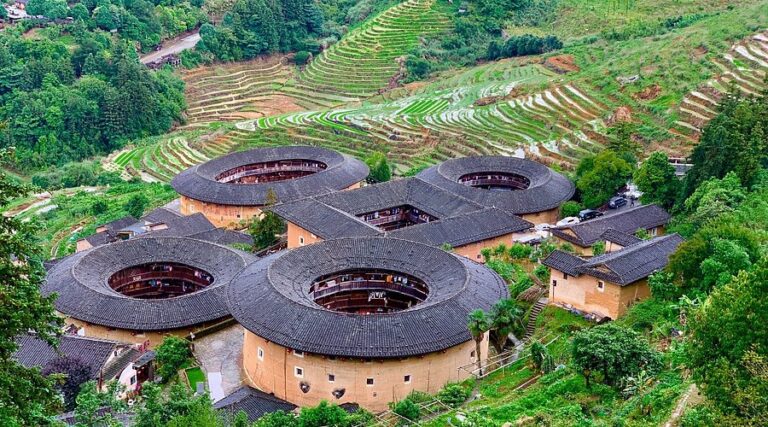 Photographer’s Paradise: Capturing the Beauty of Tianluokeng Tulou Cluster