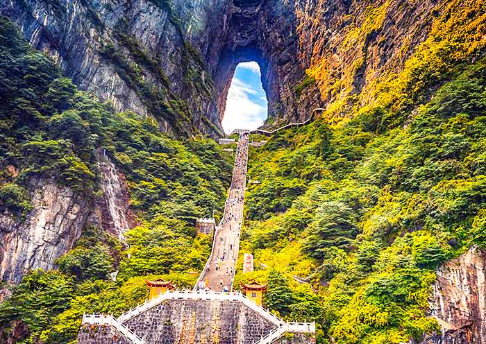 A scenic view of Tianmen Mountain