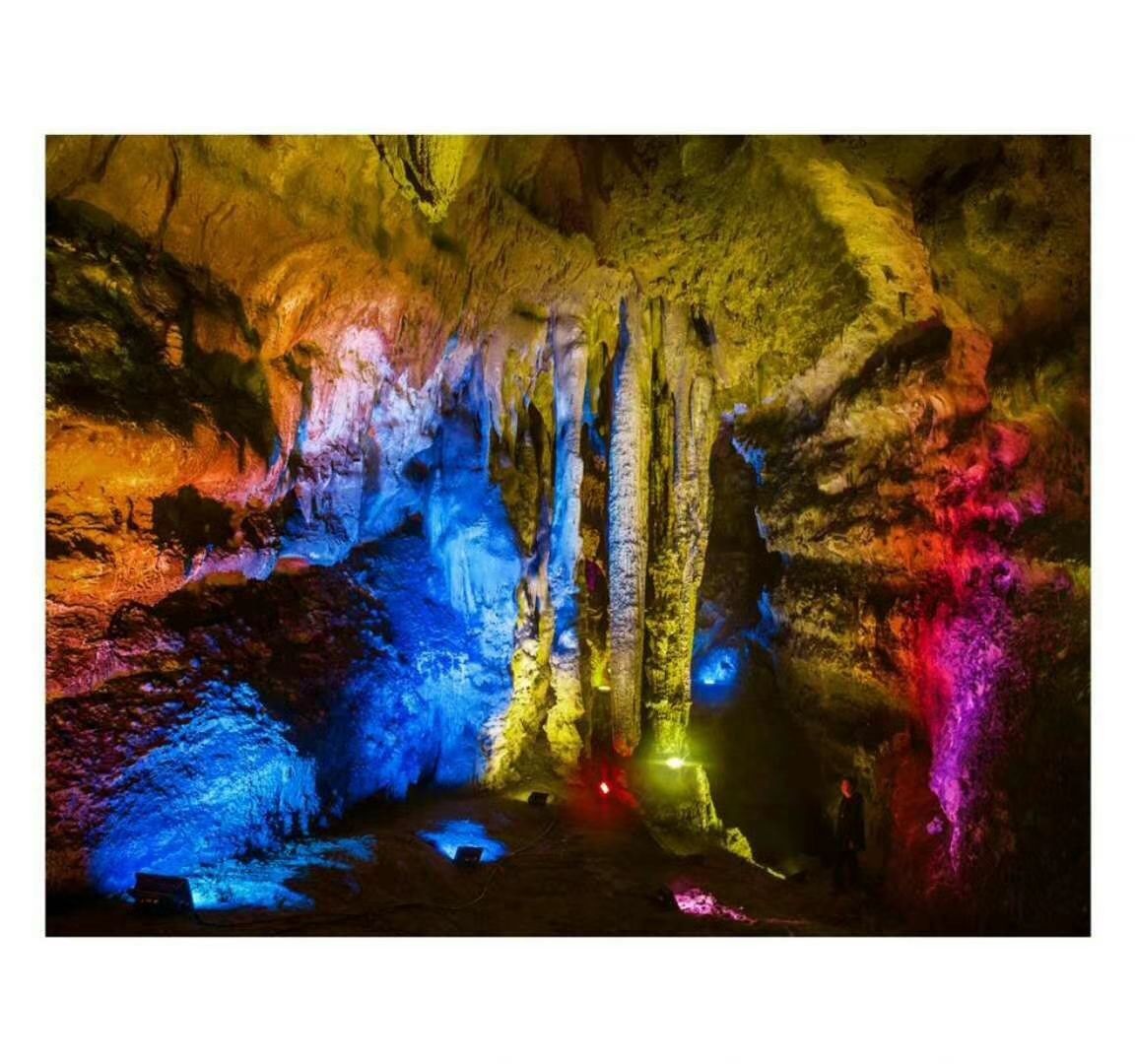 A scenic view of tianquan cave