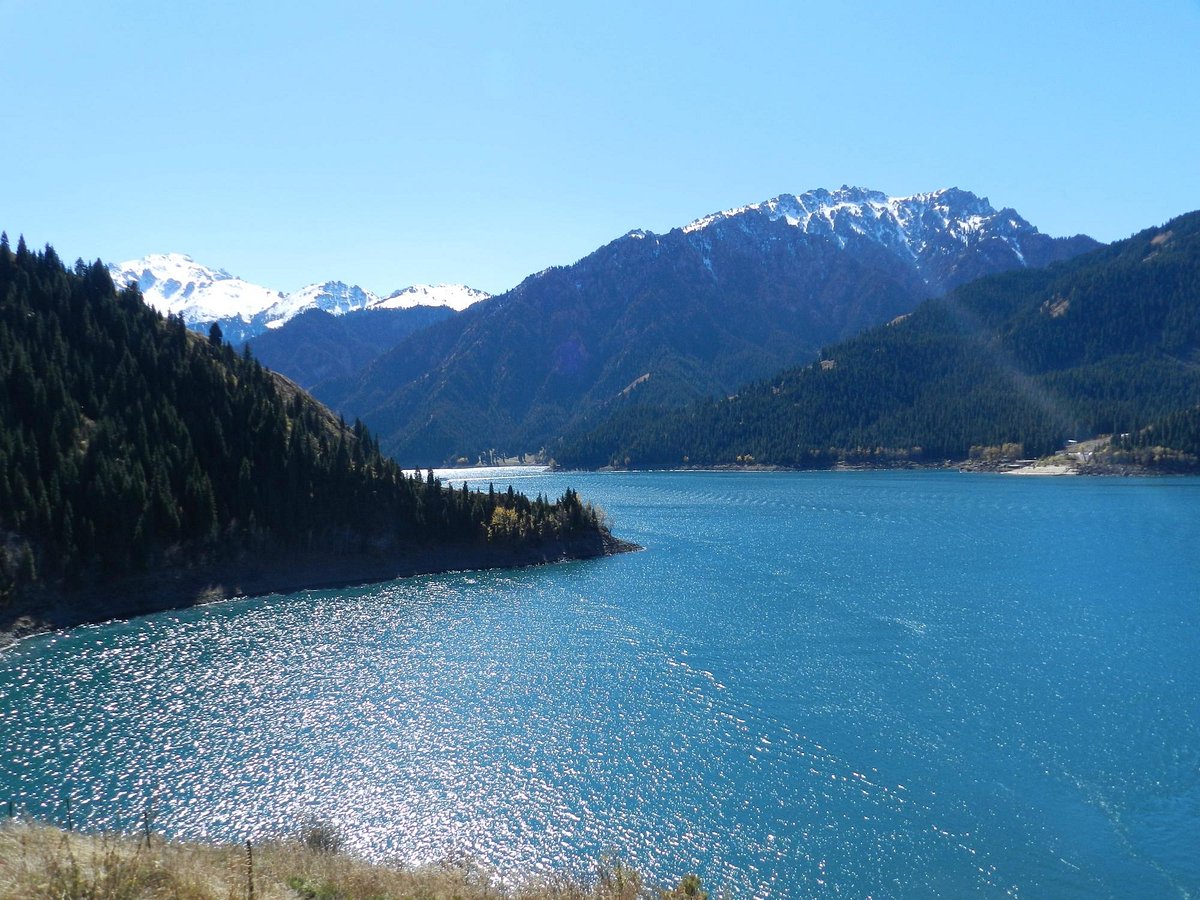 A scenic view of tianshan tianchi lake