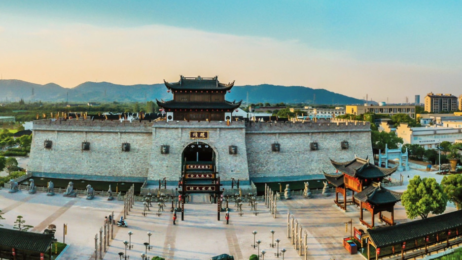 A scenic view of tianyi pavilion-moon lake scenic area