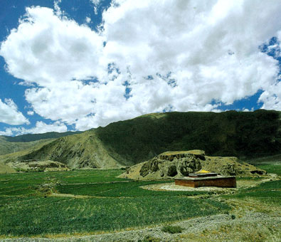 Unveiling the Secrets of the Tomb of Tibetan Kings: A Traveler’s Guide