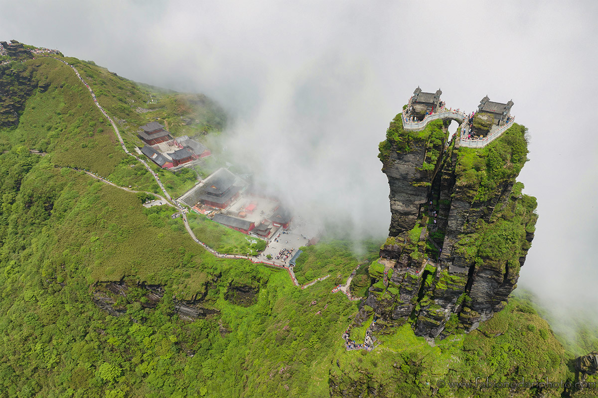 A scenic view of tongren fanjing temple