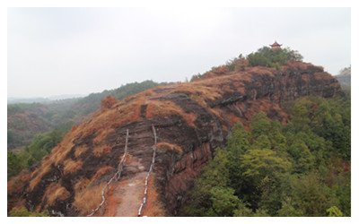 A scenic view of Tongtianyan Grottoes