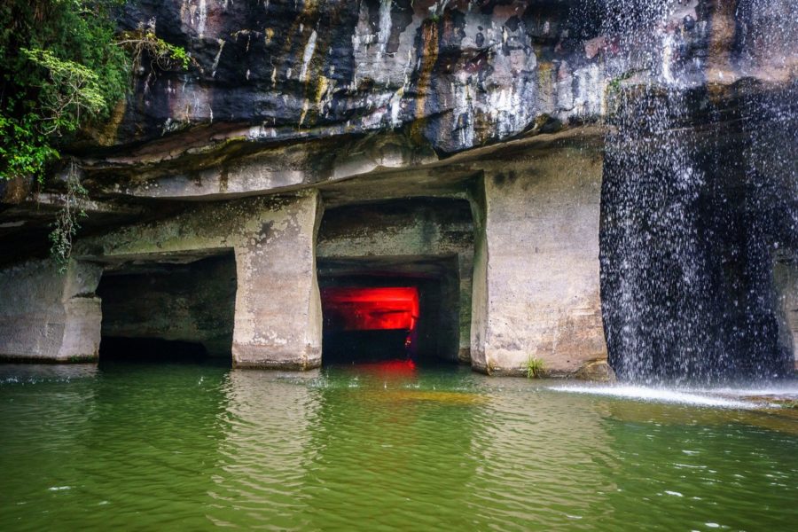 A scenic view of Tuoshan Grottoes