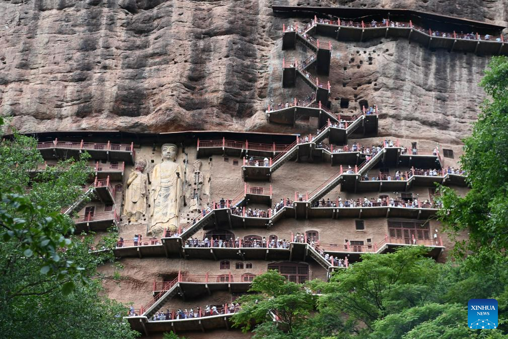 A scenic view of Tuoshan Grottoes