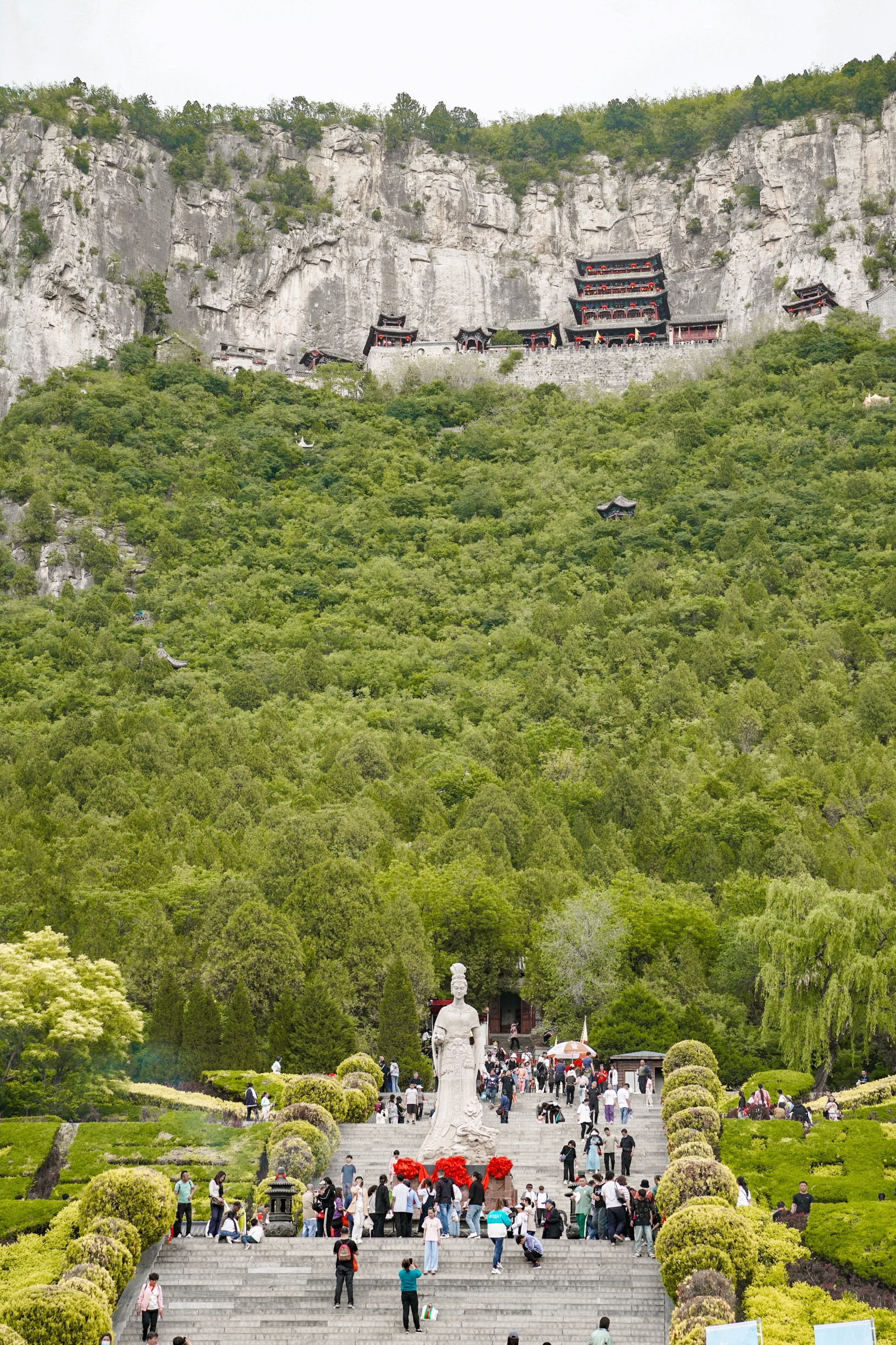 A scenic view of Wahuang Palace